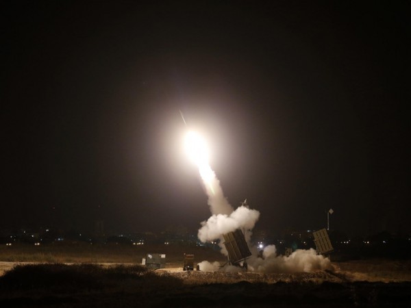بالفيديو والصور.. ” المقاومة” تطلق (5) صواريخ باتجاه ” تل أبيب”