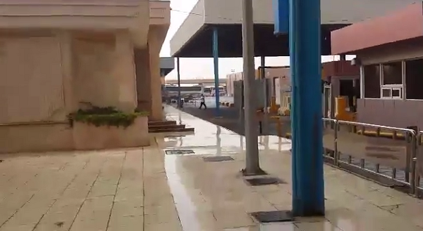 شاهد غزارة الأمطار على الحدود السعودية والأردن