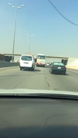 حافلة بسرعة 110 كلم على طريق “الدمام- الجبيل”