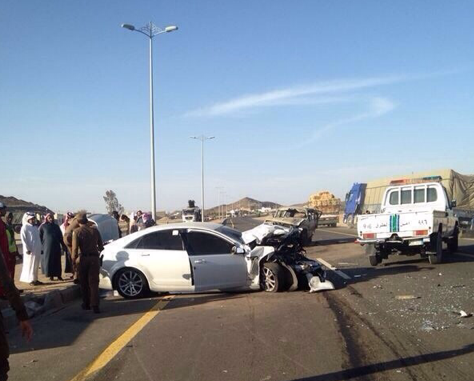 إصابة 10 أشخاص في حادث مروري بطريق “الرياض – خميس مشيط”