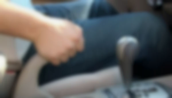حدث في جازان.. شجاعة فتاة تقلب سيارة مختطفيْها