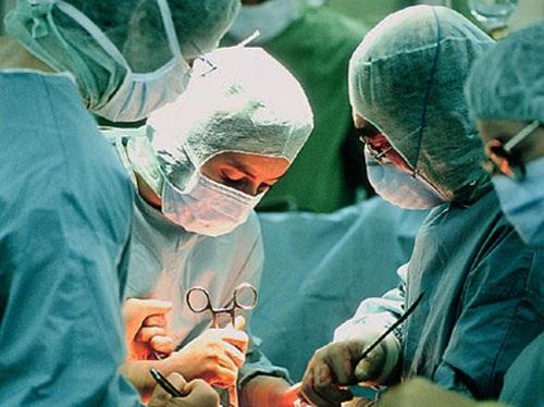 الصحة تُجري قرابة 1000 عملية في المستشفيات للحجاج