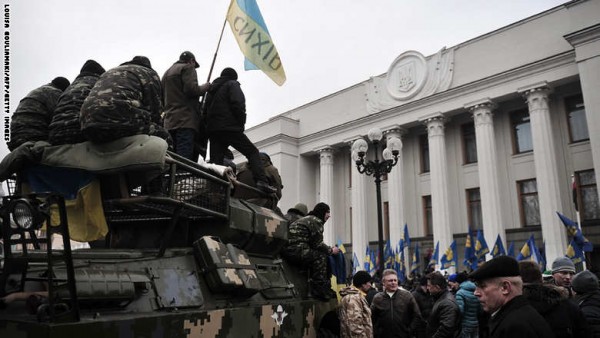 “معزول” أوكرانيا يسير على خطى مرسي