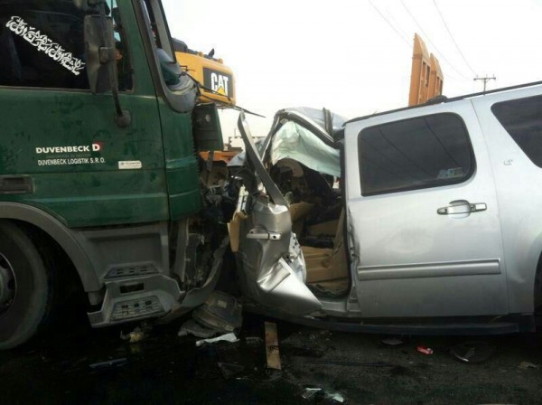 8 إصابات بينها 6 من عائلة واحدة في حادثين على طريق حضن