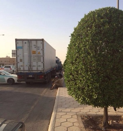 مرور الرياض يلاحق تسرب الشاحنات ويعاقب المخالفين