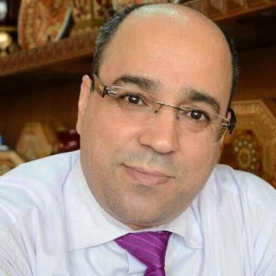 كاتب جزائري: أتشرف بارتداء زي رِجَال الأمن السعودي