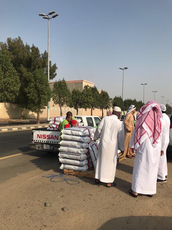 بالصور.. الأمانة تطارد بسطات زكاة الفطر العشوائية بمكة‎