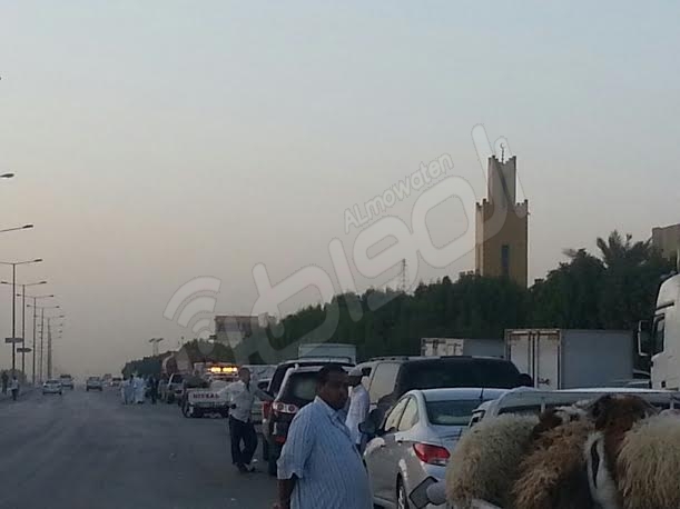 بالصور .. طوابير تنتظر المسلخ الآلي بالرياض وتواجد أمني مميز