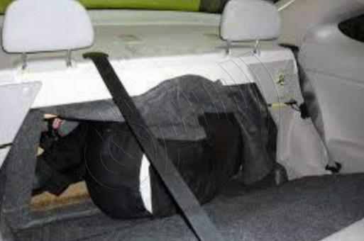 صورة متداولة: متسلل “بدون” في صندوق سيارة محاولاً دخول السعودية