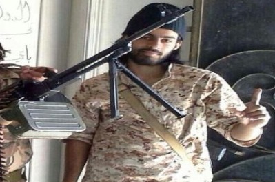 المبتعث السحيمي يظهر في صورة مع “داعش”