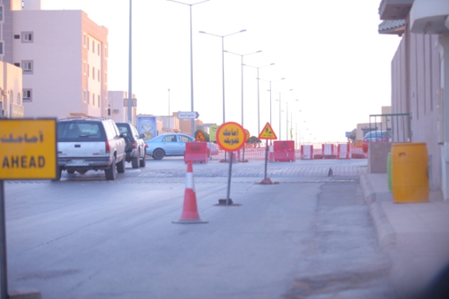 شوارع البكيرية مغلقة منذ عدة شهور بسبب أعمال البنية التحتية