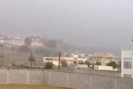 بالفيديو.. أمطار النماص تلطف الأجواء