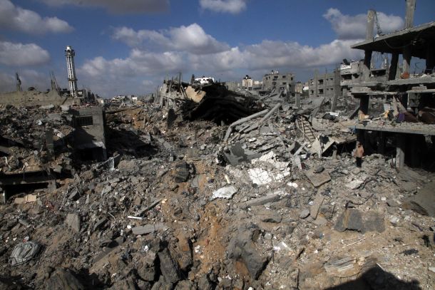 بالفيديو .. أنقاض وبقايا ركام .. هذا ما تبقى من حي الشجاعية بغزة