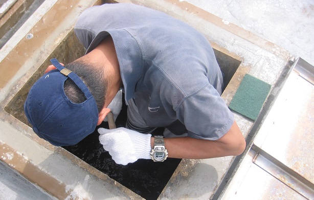 في حائل.. مصرع عامل اختنق خلال تنظيفه خزان مياه