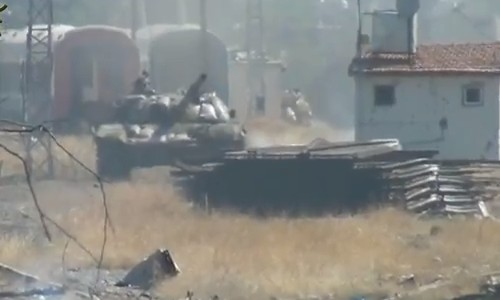 بالفيديو.. فرار جنود الأسد تحت ضربات المقاتلين في حي العسالي بدمشق