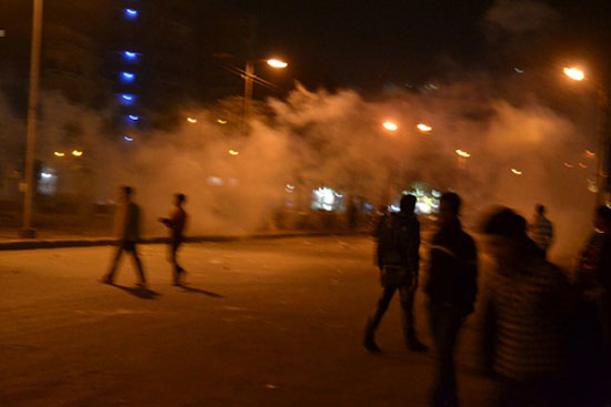 اشتباكات عنيفة بقرية فى طنطا والمتظاهرون يحاولون اقتحام قصر الرئاسة