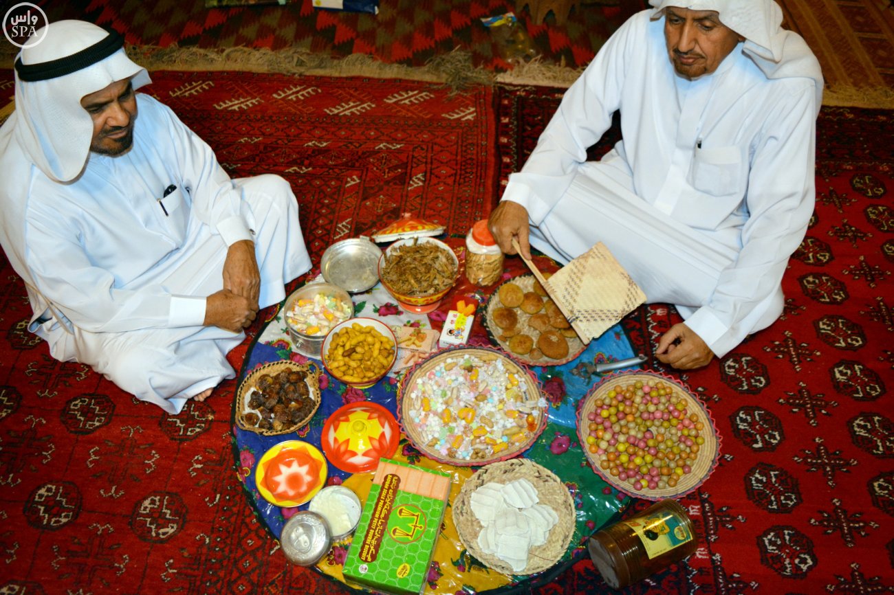 بالصور.. أحياء ومزارع “الرس” تتحوّل لموائد إفطار احتفاءً بعيد الفطر