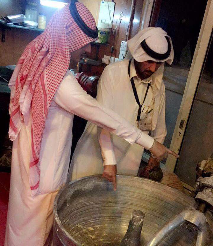 أمانة الجوف تواصل حملاتها وتغلق عدداً من المطاعم بسكاكا (8)