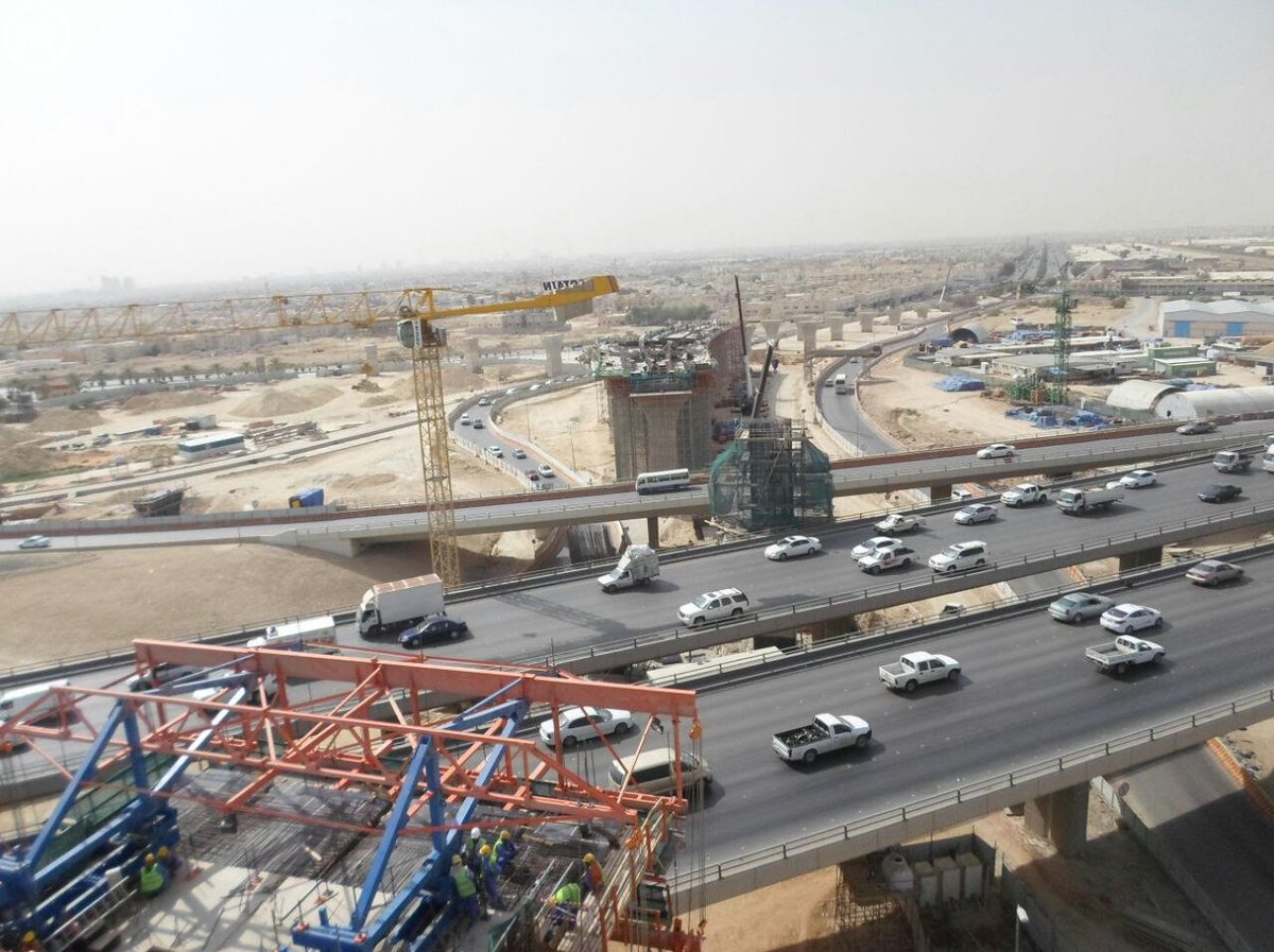 أمانة الرياض تُنفِّذ أعلى جِسْر جنوبي العاصمة بطول 1660 متراً