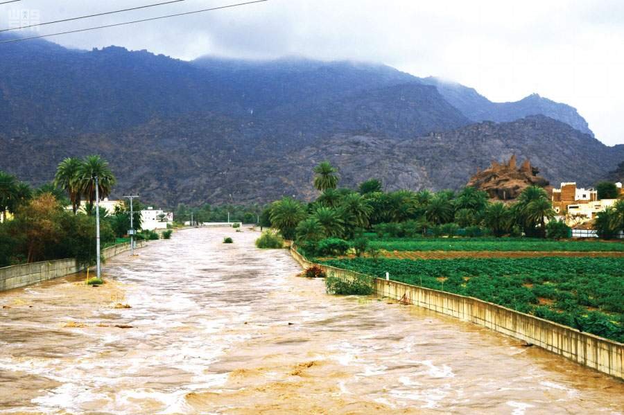 بالصور.. أمانة نجران تكمل استعداداتها لدرء أخطار السيول