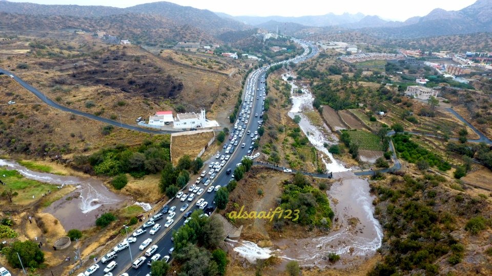 أمطار رعدية على الطائف والمدني يحذر 