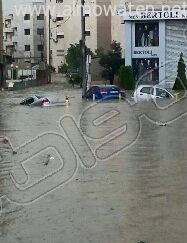 أمطار غزيرة تُعلق الدراسة وتوقف السير بالعاصمة الأردنية عمان