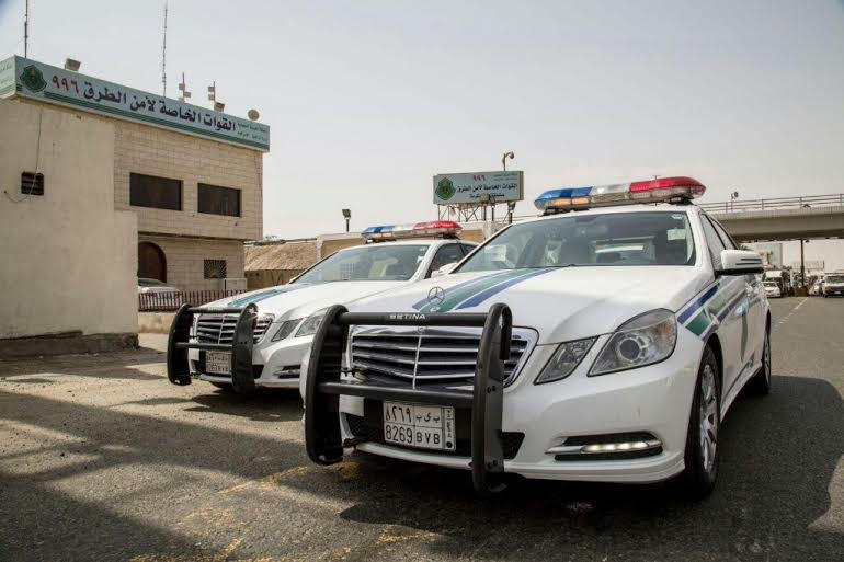 اشتباه أمني يقود سائق مركبة للهروب وابتلاع 36 حبة مخدرة في #مكة