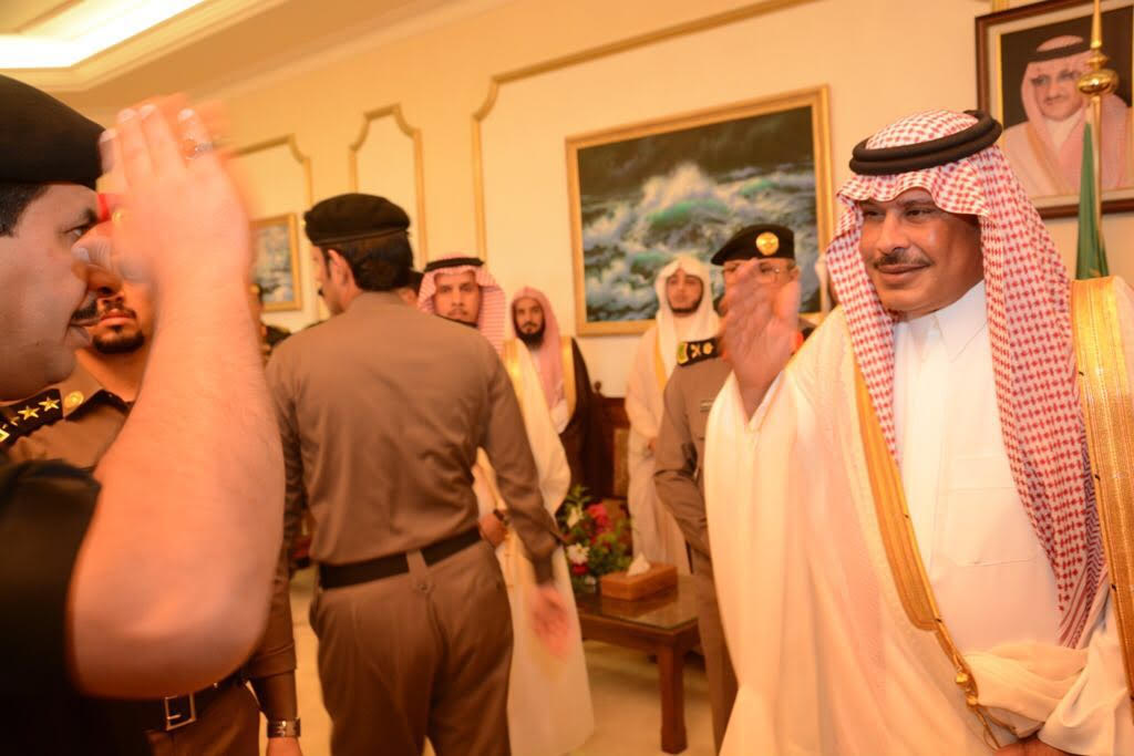 أمير الباحة مستقبلاً المهنئين بالعيد: الأحداث الأخيرة لن تُزيدنا إلا تماسكًا وقوة