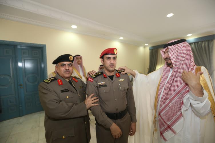 أمير الجوف قلد قائد موكبه ومدير أمن الإمارة رتبة عقيد1