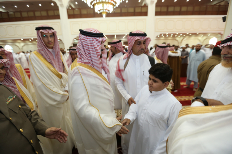 أمير الجوف يتقدم المصلين في صلاة عيد الفطر المبارك ‫(371266736)‬ ‫‬