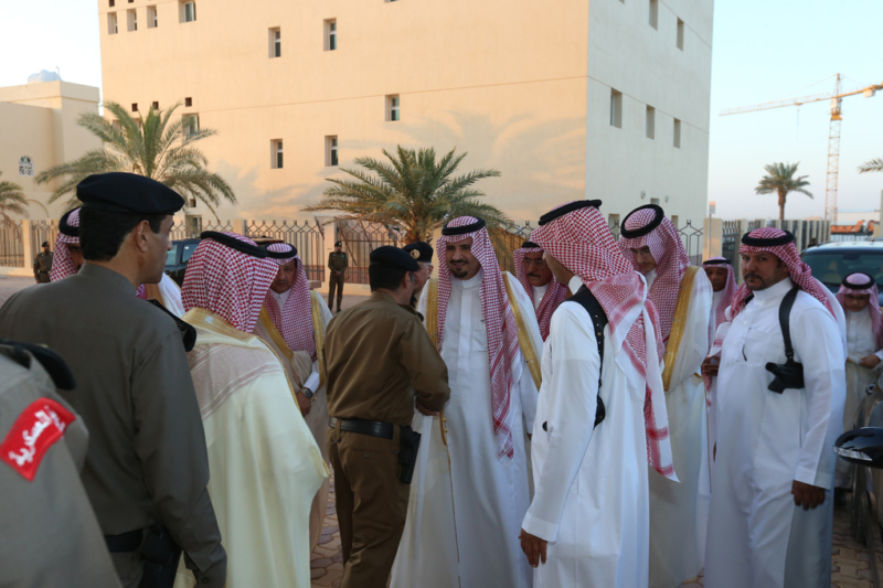 أمير الجوف يتقدم المصلين في صلاة عيد الفطر المبارك ‫(371266740)‬ ‫‬