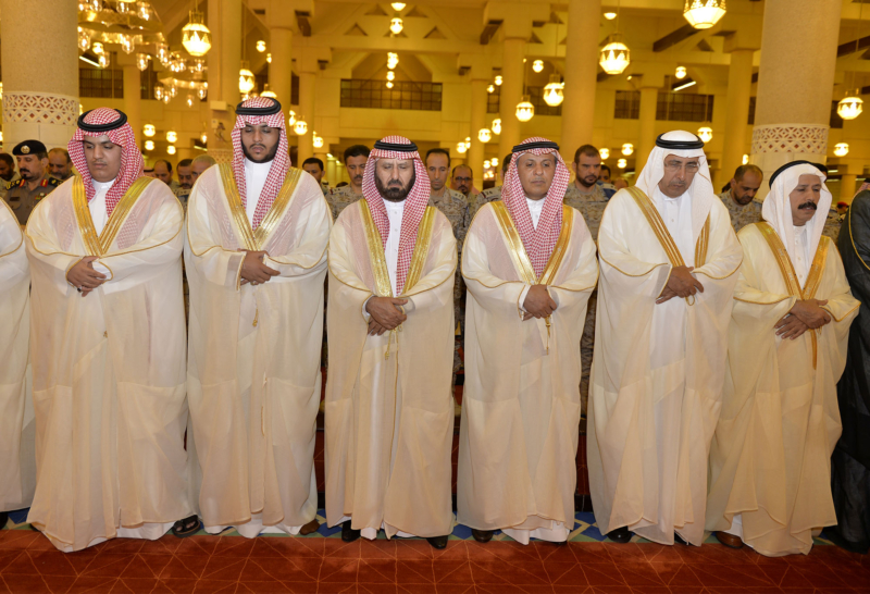 أمير الرياض يؤدي صلاة العيد ويستقبل المهنئين  ‫(217589733)‬ ‫‬