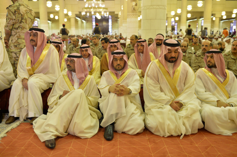 أمير الرياض يؤدي صلاة العيد ويستقبل المهنئين  ‫(217589734)‬ ‫‬