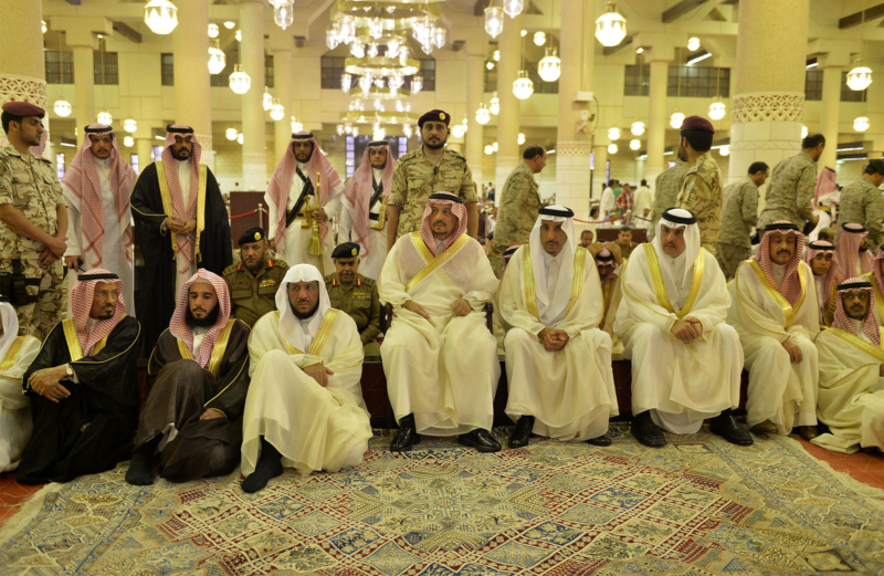 أمير الرياض يؤدي صلاة العيد ويستقبل المهنئين  ‫(217589735)‬ ‫‬