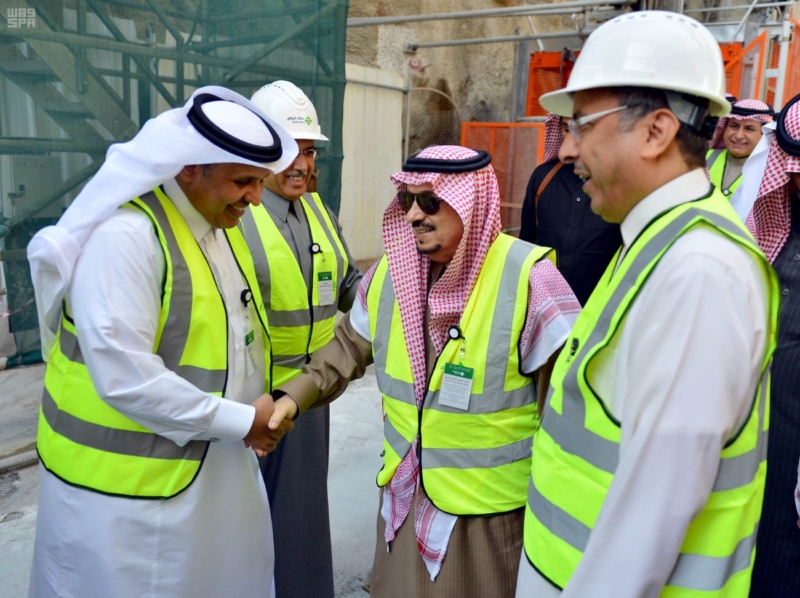 أمير الرياض يتفقد مشروع المترو ‫(1)‬ ‫‬