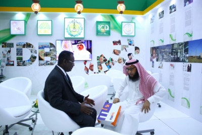 أمير #الرياض يدشن المعرض التجاري الـ15 للدول الإسلامية بمشاركة 29 دولة (19)