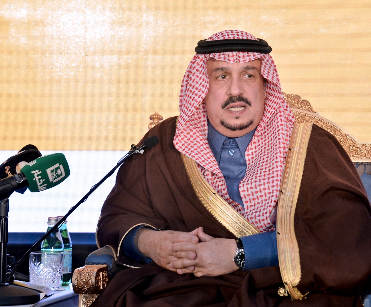 أمير الرياض يوجه بدعم السعوديين العاملين في عربات الأطعمة المتجولة