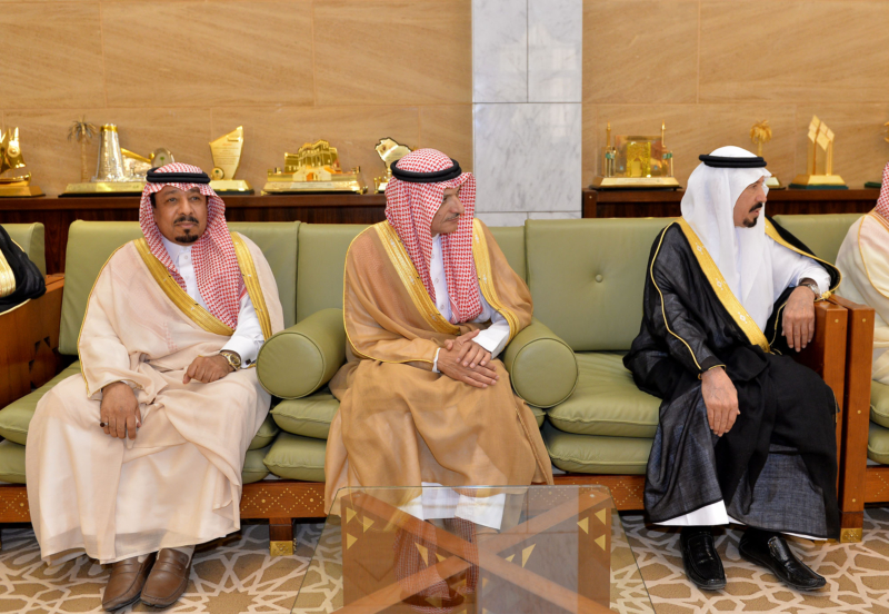 أمير الرياض يستقبل رئيس الهيئة الملكية وكبار المسؤولين المهنئين برمضان ‫(100224021)‬ ‫‬