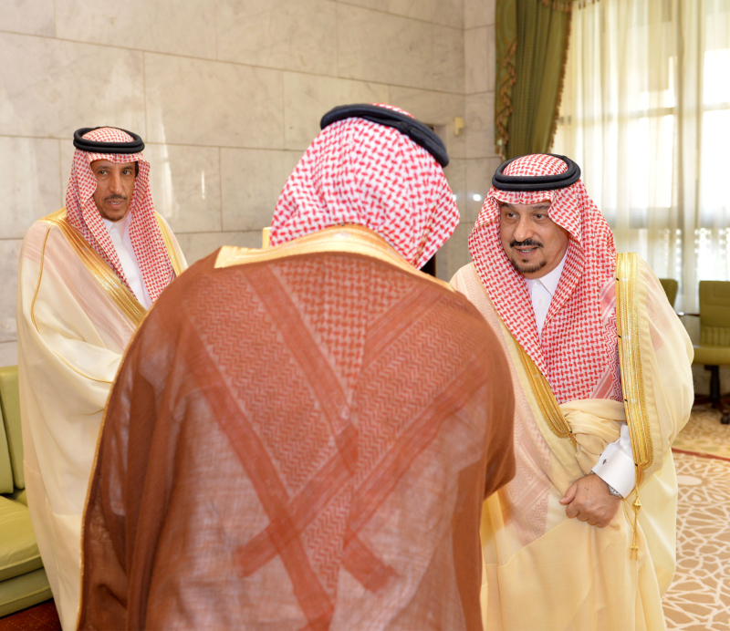 أمير الرياض يستقبل رئيس الهيئة الملكية وكبار المسؤولين المهنئين برمضان ‫(100224024)‬ ‫‬