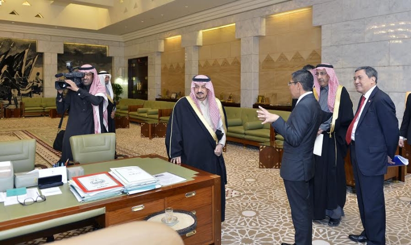 أمير الرياض يستقبل وزير سنغافورة والفوزان والتريكي8