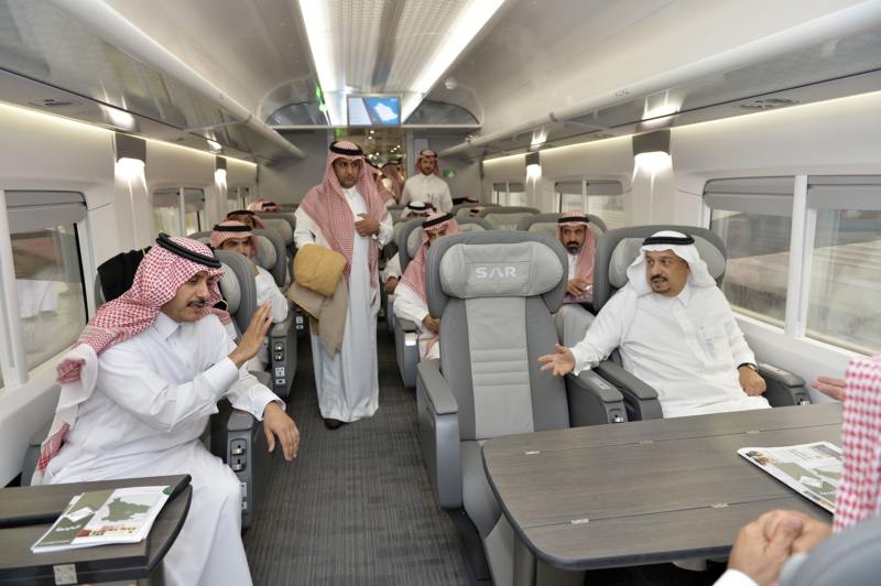 أمير الرياض يقوم برحلة عبر قطار الشمال للمجمعة ويزور المحطات ‫(34669070)‬ ‫‬