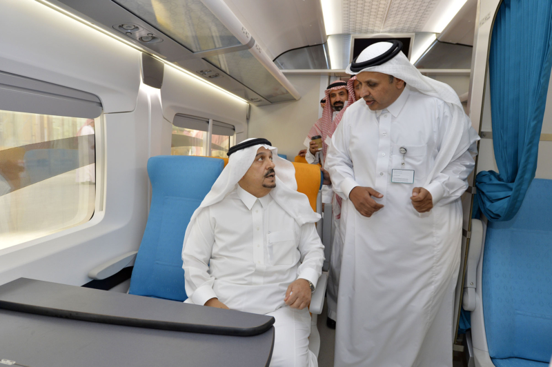 أمير الرياض يقوم برحلة عبر قطار الشمال للمجمعة ويزور المحطات ‫(34669084)‬ ‫‬