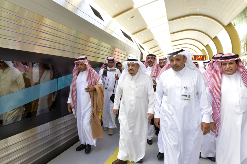 أمير الرياض يقوم برحلة عبر قطار الشمال للمجمعة ويزور المحطات ‫(34669103)‬ ‫‬