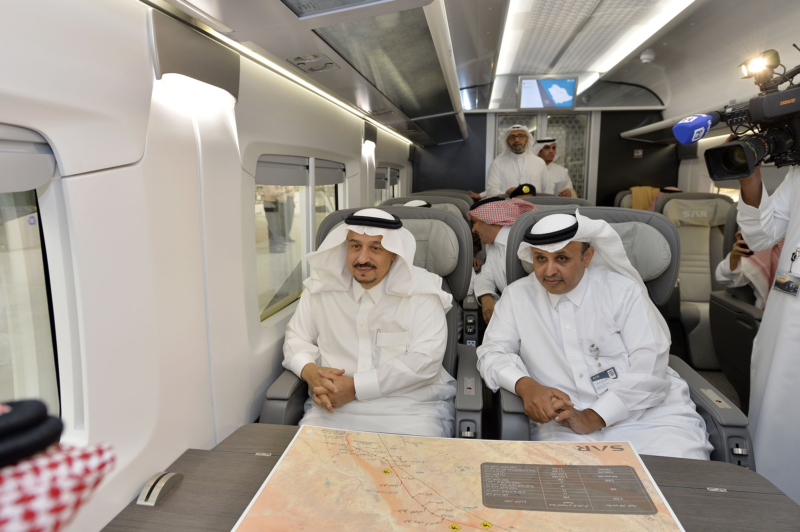 أمير الرياض يقوم برحلة عبر قطار الشمال للمجمعة ويزور المحطات ‫(34669109)‬ ‫‬
