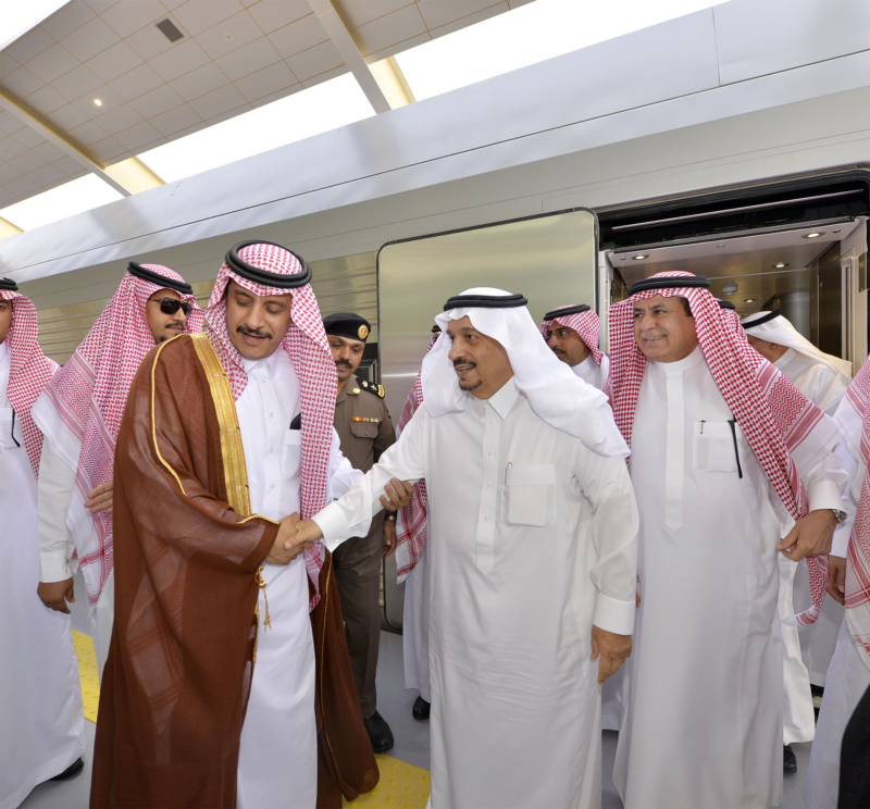 أمير الرياض يقوم برحلة عبر قطار الشمال للمجمعة ويزور المحطات ‫(34669126)‬ ‫‬