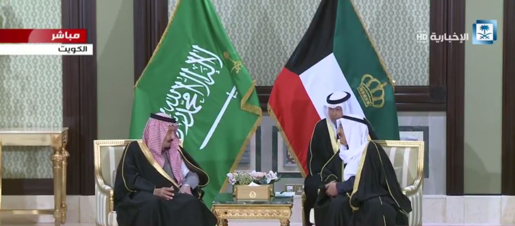 الملك وأمير الكويت يعقدان جلسة مباحثات في قصر بيان