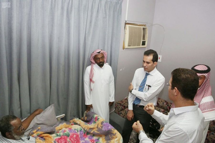 توجيه من سعود بن نايف بتوفير العلاج المناسب لمريض داء الفيل