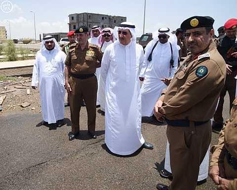 أمير جازان يتفقد عددًا من المواقع المتضررة من الأمطار والسيول 3