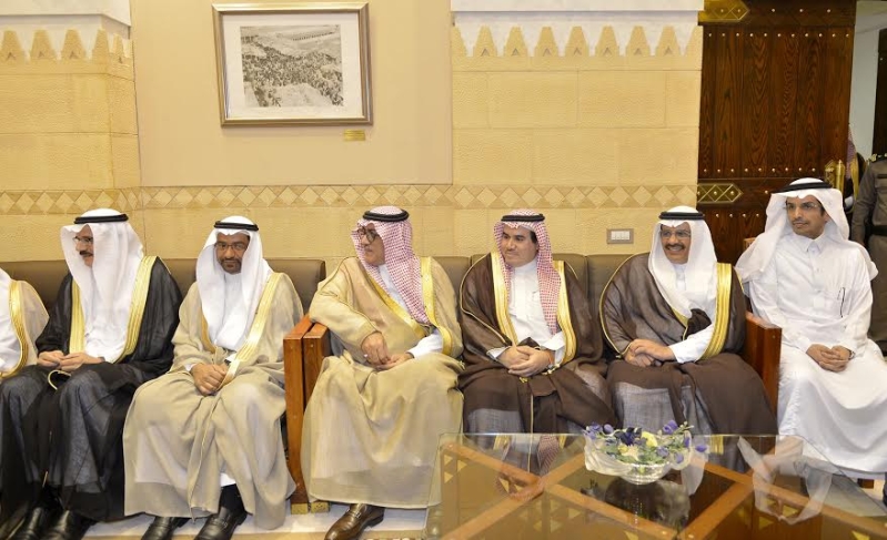 أمير منطقة الرياض يجتمع بوالي ولاية الخرطوم بجمهورية السودان6