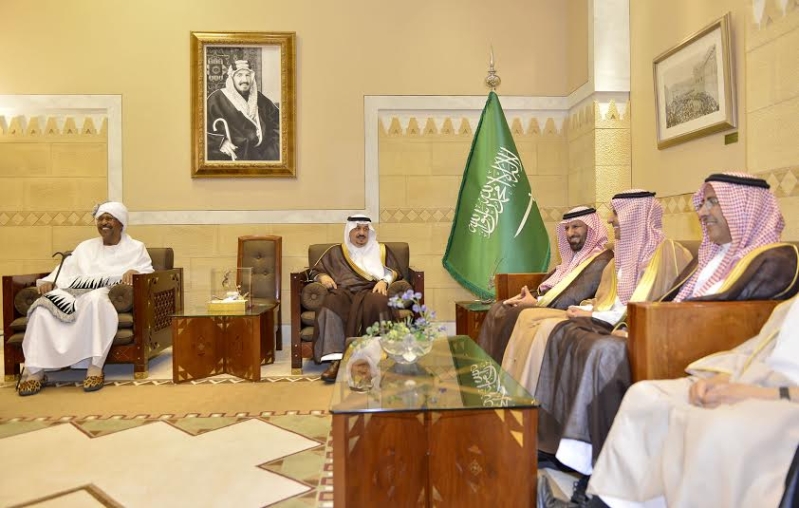 أمير منطقة الرياض يجتمع بوالي ولاية الخرطوم بجمهورية السودان7